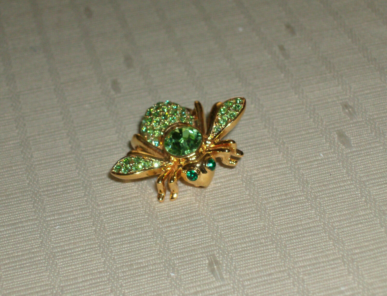 Signed Joan Rivers Gold Tone Green Crystals Bee Pin Brooch Mint Free Ship